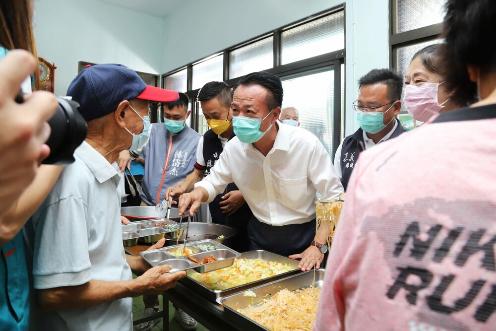 民雄鄉鎮北社區老人食堂揭牌 落實在地老化