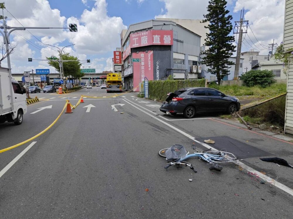 起重機連續追撞 自行車騎士當場身亡 - 台北郵報 | The Taipei Post