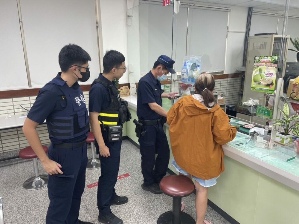 又是美國軍官！已婚婦險痛失2千美金 大溪警及時阻詐