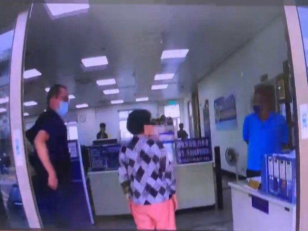 孫急需10萬救命錢？7旬嬤衝銀行匯款 警揭真相
