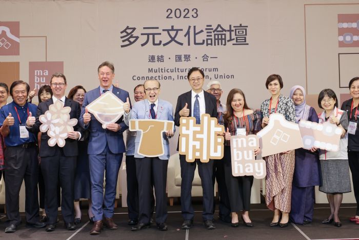 張善政出席「2023多元文化論壇」 邀外賓參加世客博