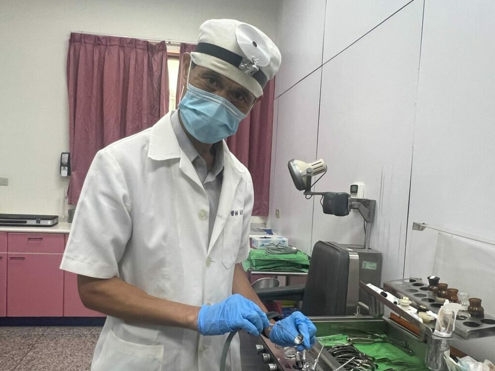 疑耳垢沒清潔意外被蟲產卵　耳朵內藏7隻蛆嚇壞醫師
