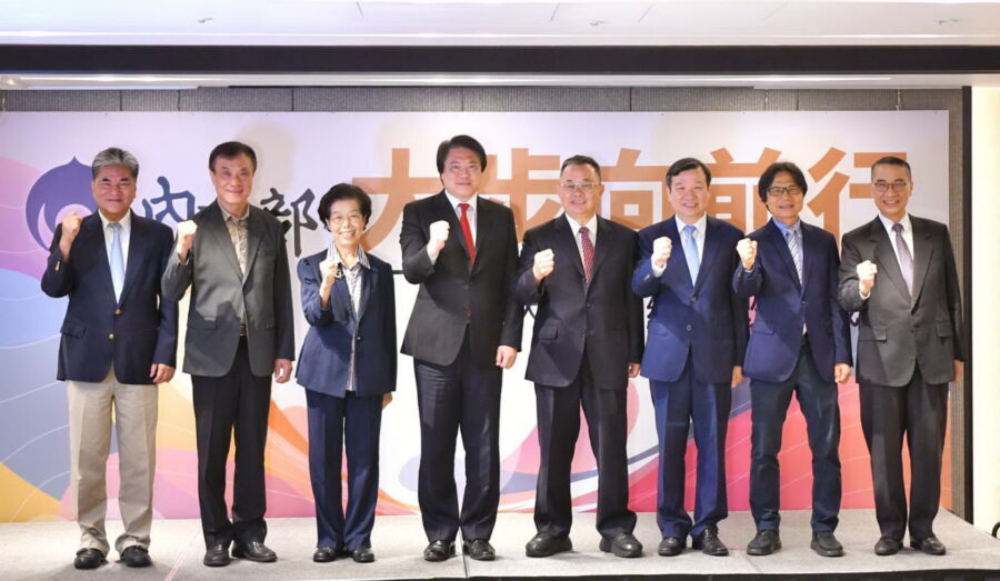 內政部920完成改制　林右昌暖邀歷任推手回娘家齊聚祝賀