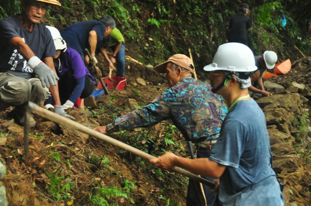「出公工」修水圳 雙連埤古水圳修復工作假期 受理報名中