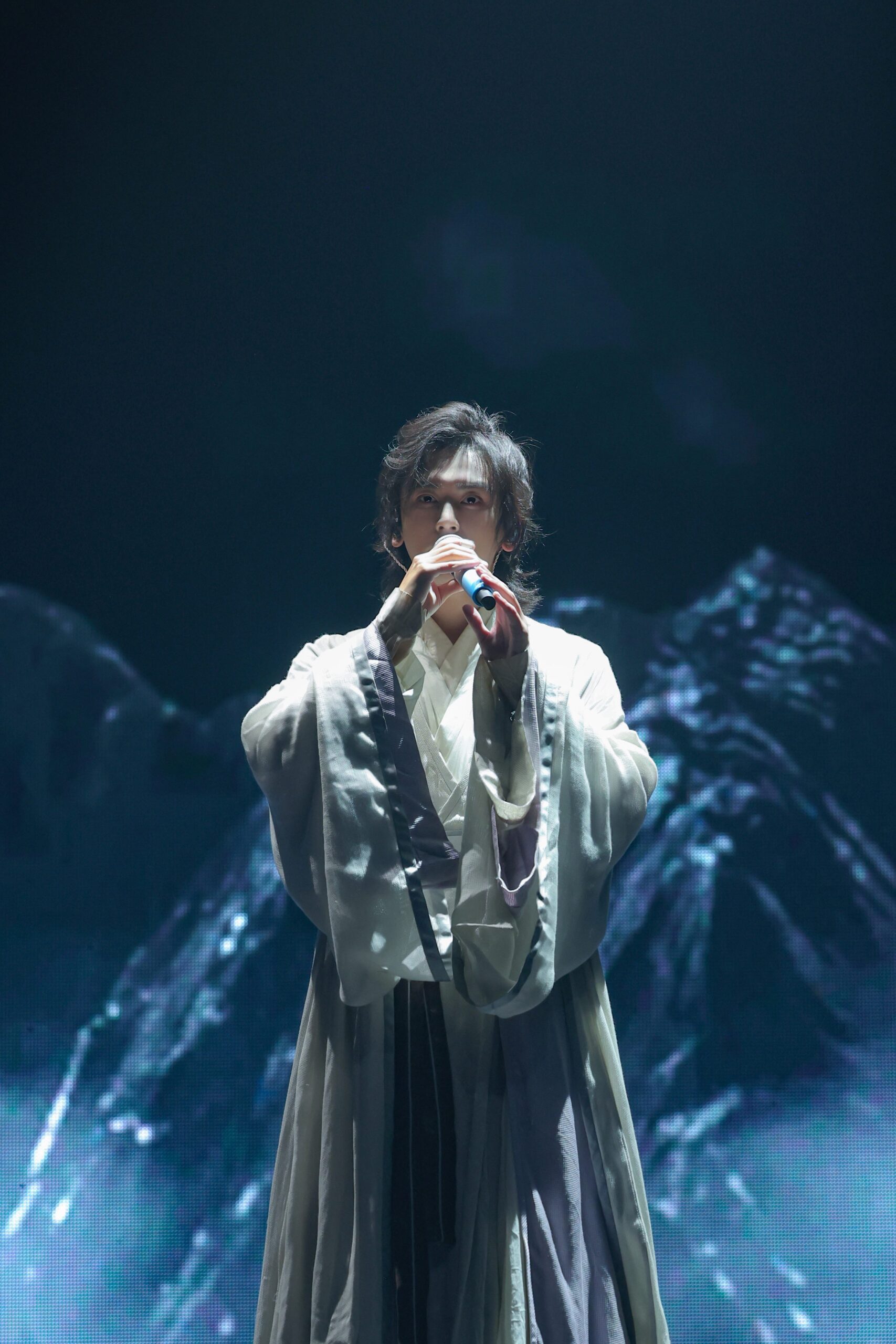 「山河令」周子舒重出江湖 張哲瀚緬懷伯樂感性落淚 - 台北郵報 | The Taipei Post 「山河令」周子舒重出江湖 張哲瀚緬懷伯樂感性落淚 - 台北郵報 | The Taipei Post