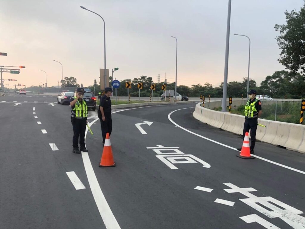 中秋連假湧車潮 龍潭警籲善用替代道路