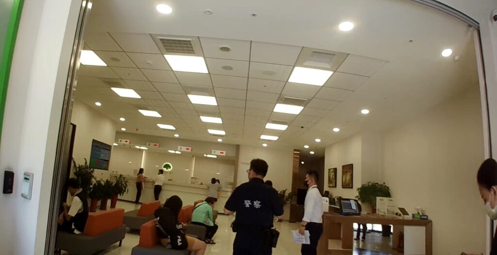 又騙！男子誤信投資股票高獲利 八德警及時勸阻