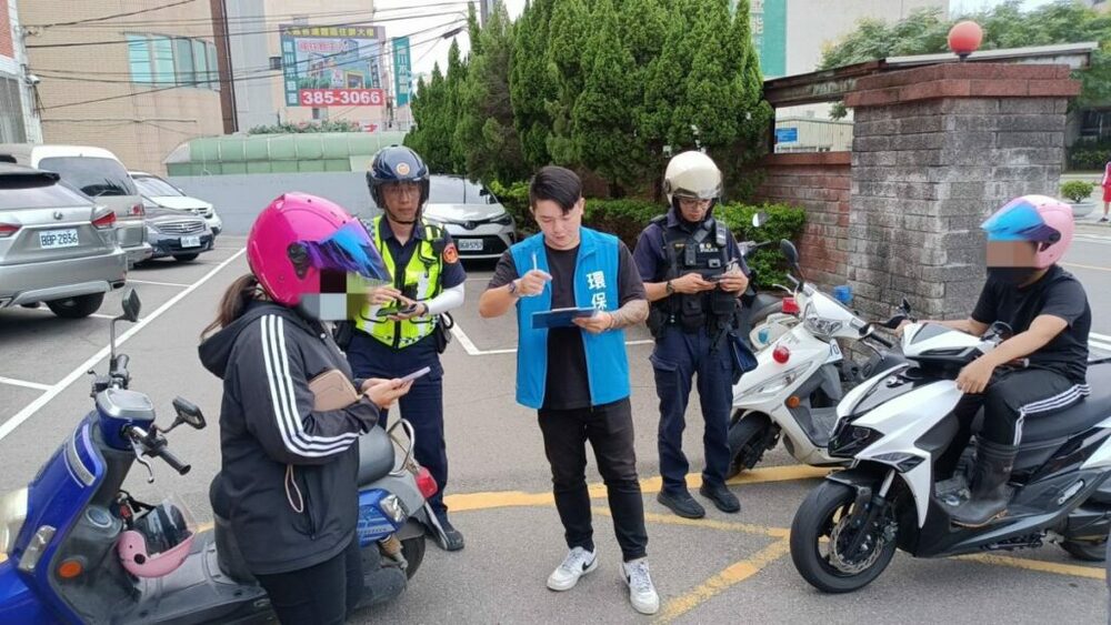 大園警打擊改裝車 2小時抓10車噪音超標