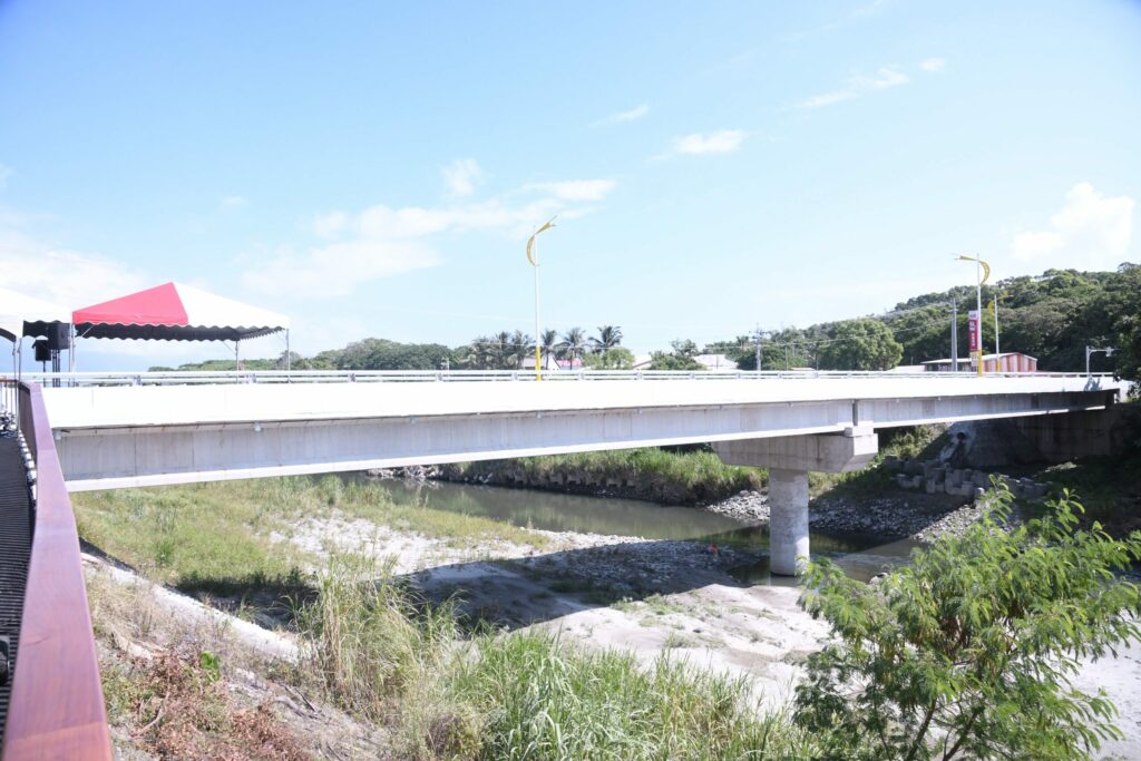 花蓮市新農兵橋正式通車 嘉邑行善團舉行竣工謝土典禮