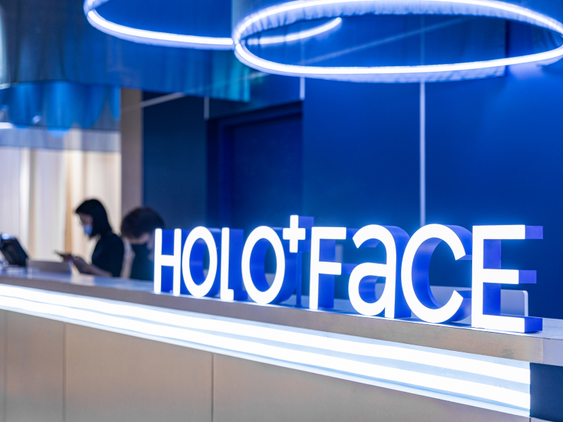 插旗亞洲最大誠品！holo＋face-全新「業界首推」高cp形象照服務引領市場先驅