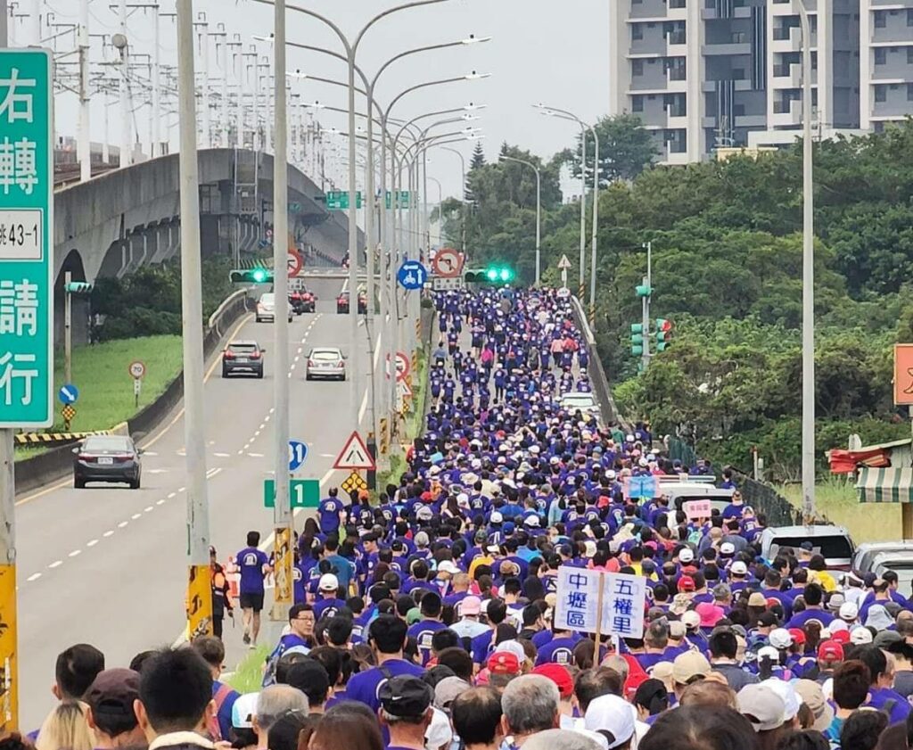 上萬跑友齊聚青埔 2023議長盃路跑起跑