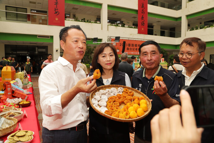 番路鄉柿子季10月熱鬧登場 秋天吃柿子正是時候 - 台北郵報 | The Taipei Post 番路鄉柿子季10月熱鬧登場 秋天吃柿子正是時候 - 台北郵報 | The Taipei Post
