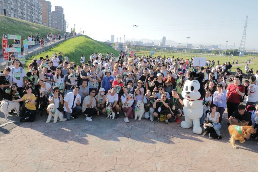 與毛孩路跑！第一屆「gogo-run狗與鹿寵物路跑」逾千毛孩熱鬧起跑