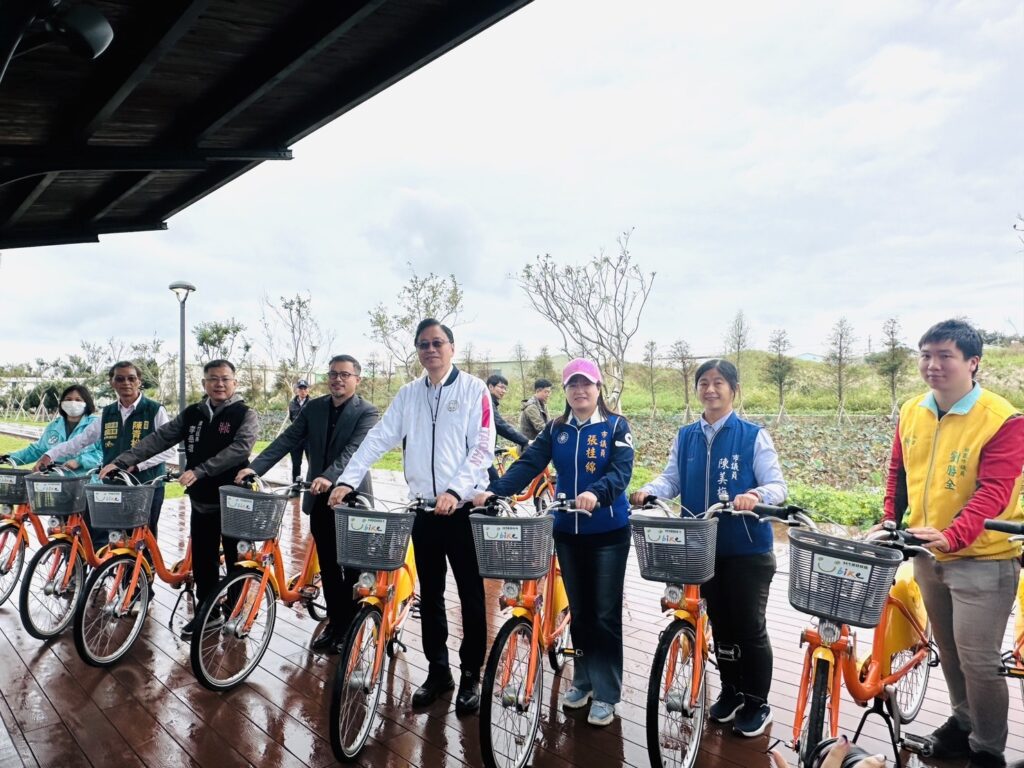 桃園都發局桃林鐵馬道3、4期工程完工-張善政騎youbike體驗成果