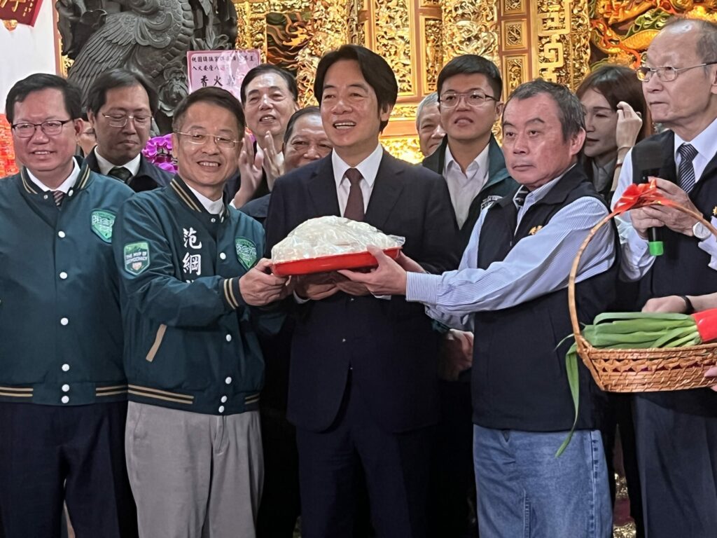 賴清德桃園鎮撫宮參香-鄭文燦：拜了就會凍蒜
