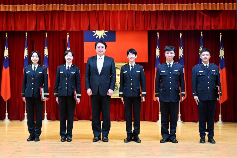 移民署添45名生力軍　林右昌：盼成為國境最佳守門員