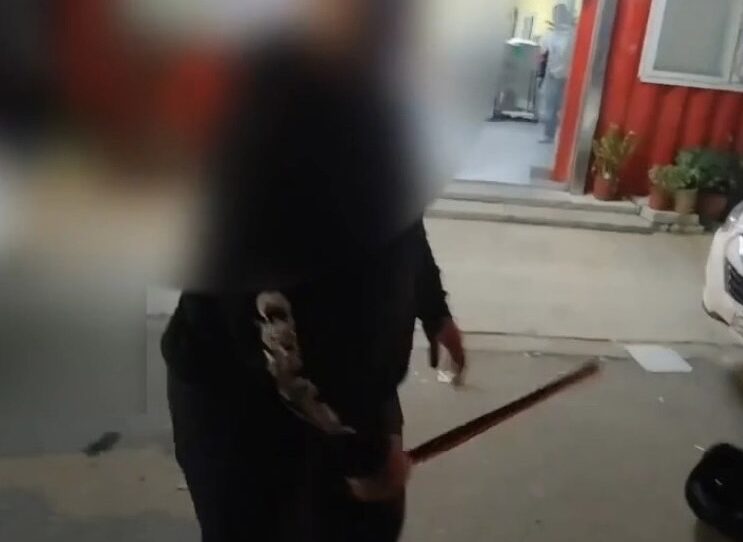 【有片】桃園1天2起清潔隊員遭暴力對待-餐盒砸頭、持棍棒攻擊