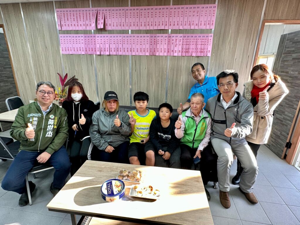 祝融毀家園-立委黃世杰攜手希望義工團寒冬送暖