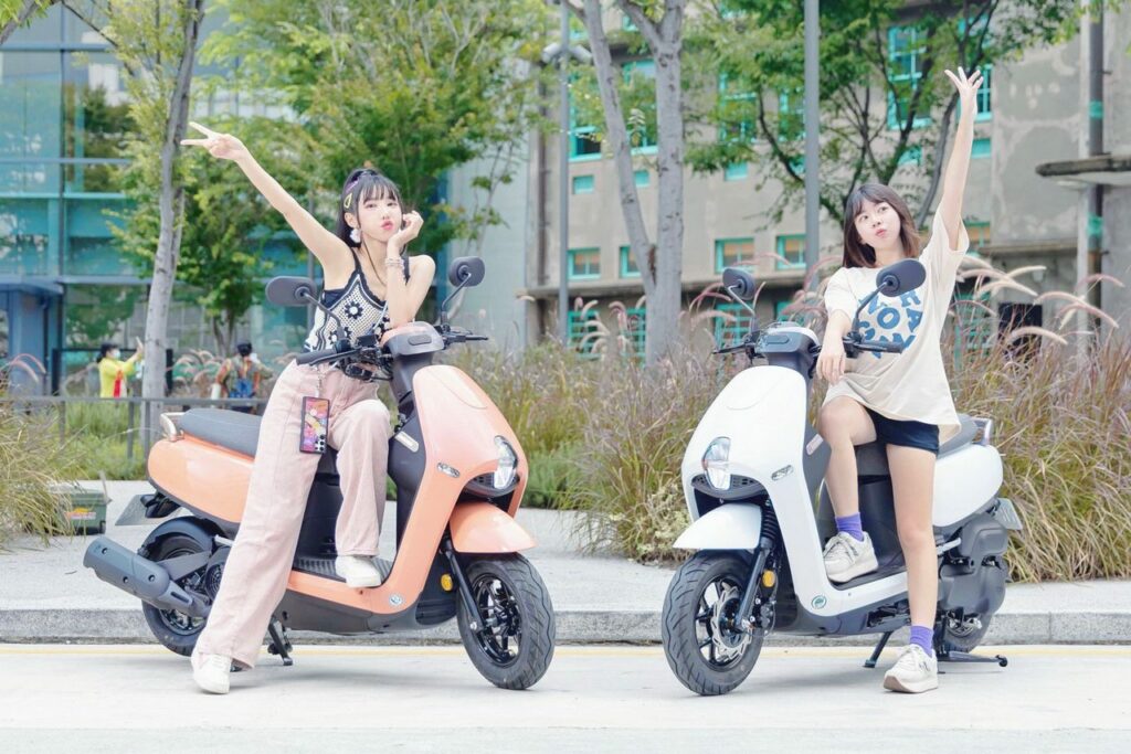 sym新車單月狂賣4千台！樂天女孩筠熹、網紅徐海莉和三個麻瓜搶當車主