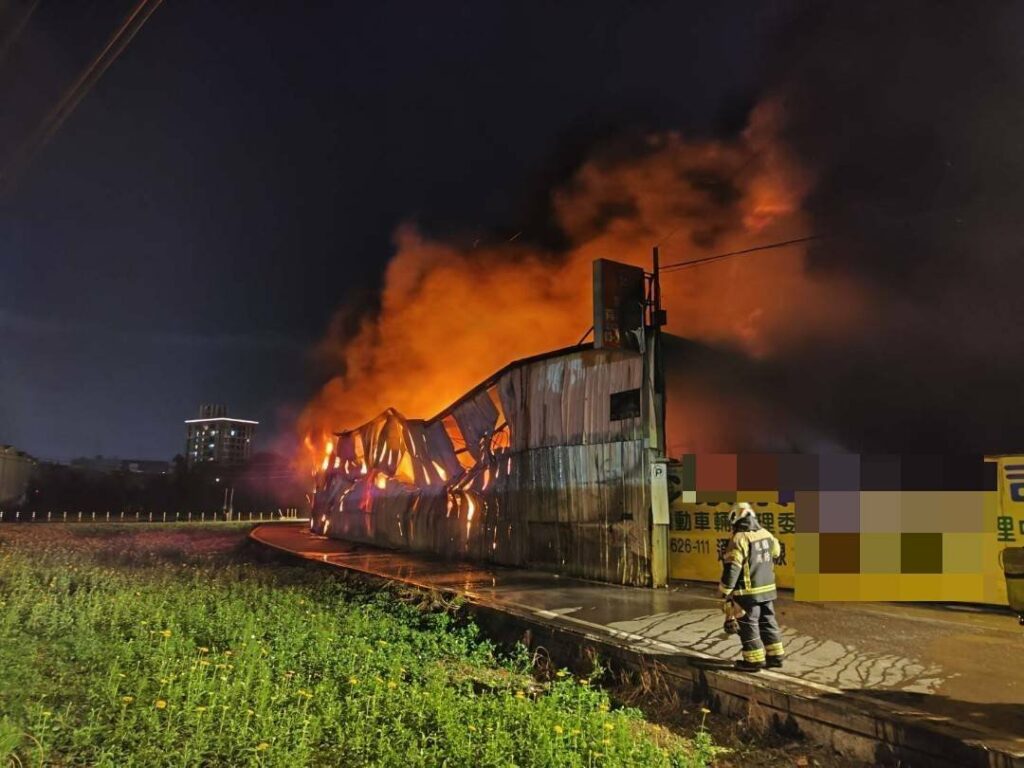 八德區資收場傳火警-消防出動54人灌救