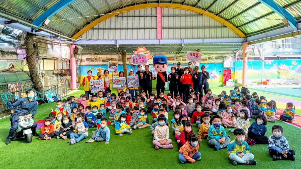 大園警前進幼兒園-婦幼安全觀念向下扎根