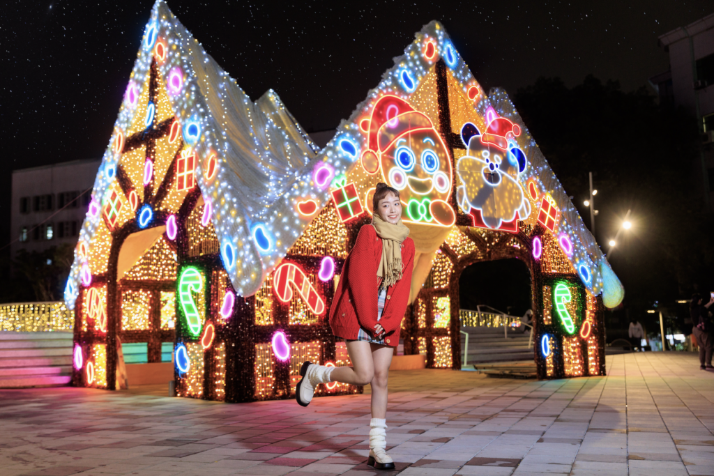 搭捷運進奇幻薑餅樂園-新北府中廣場耶誕城打造歡笑海洋-雷根糖限定明信片傳遞祝福