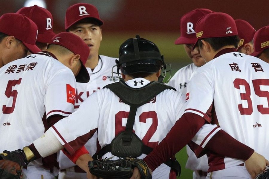 《CPBL》鞏冠開轟仍不敵暴力猿打線 樂天拿下主場首勝 台灣大賽2:1領先 - 台北郵報 | The Taipei Post 《CPBL》鞏冠開轟仍不敵暴力猿打線 樂天拿下主場首勝 台灣大賽2:1領先 - 台北郵報 | The Taipei Post