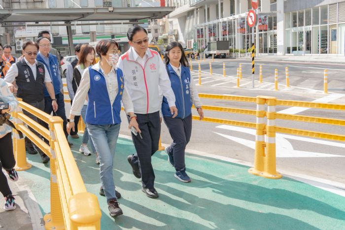 桃園車站前增設行人專用時相 張善政：花小錢發揮大效果
