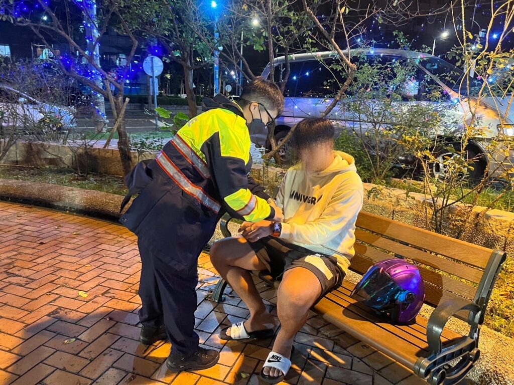 龜山警取締改裝噪音車 意外逮通緝犯