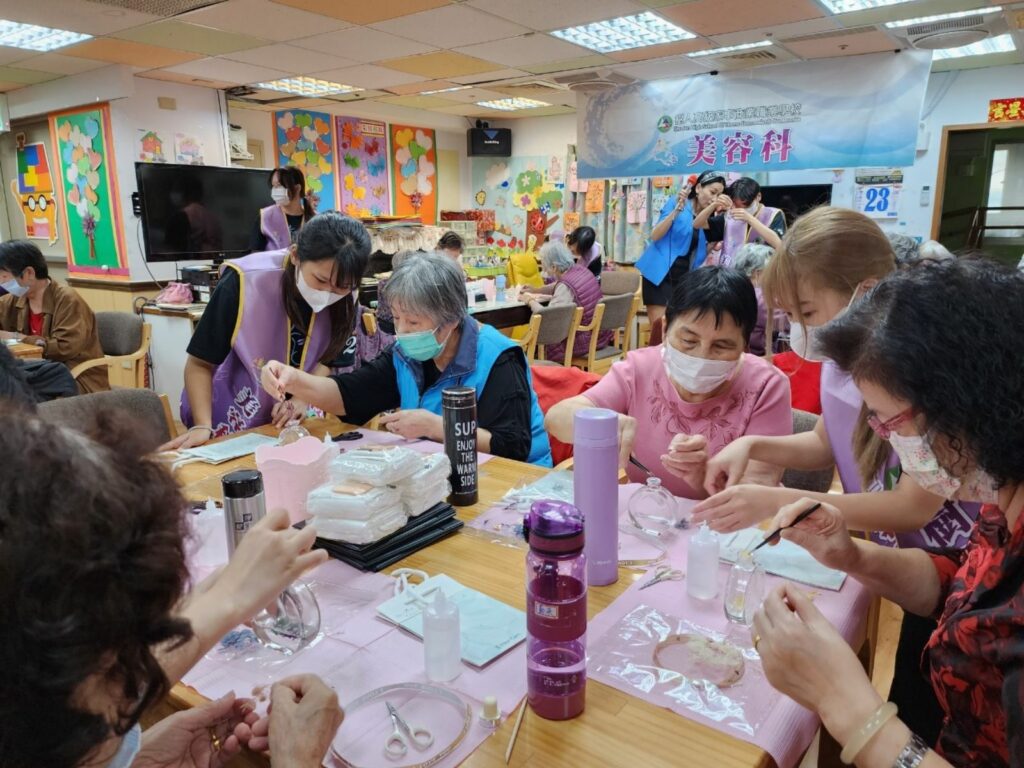 樹人美容diy療癒浮油花促進長者身心健康