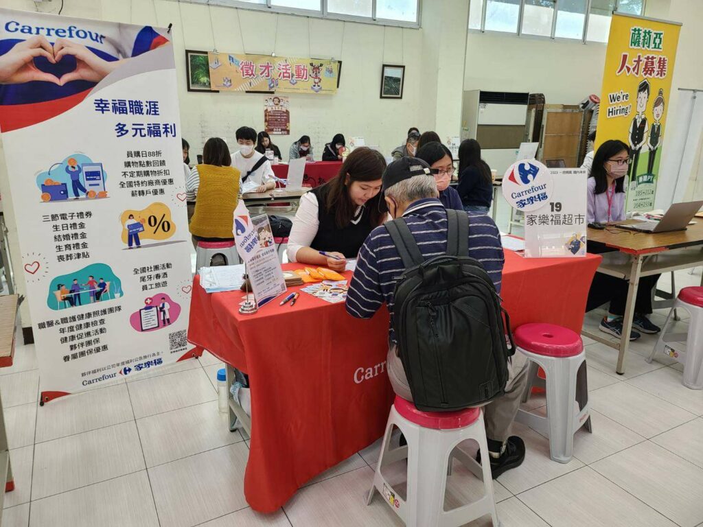 改善疫後缺工問題-桃園就服處徵才活動吸引逾百人參加