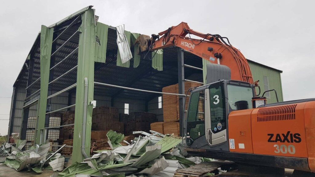 農地違建倉儲火災頻傳-桃市建管處加強空拍巡檢-違法即拆無赦夷為平地