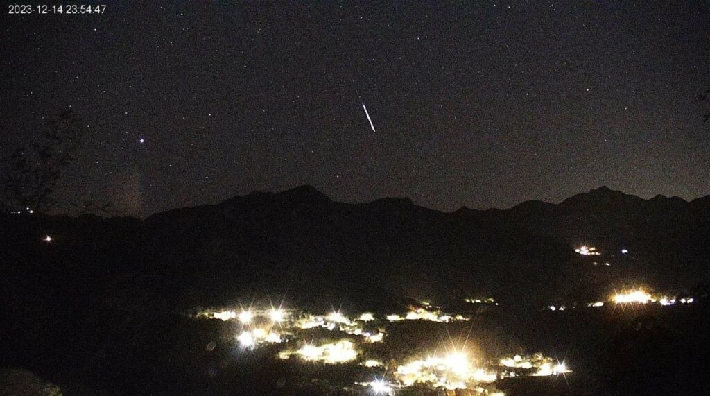 【有片】天冷不想出門？桃園觀旅局即時影像陪你追雙子座流星雨