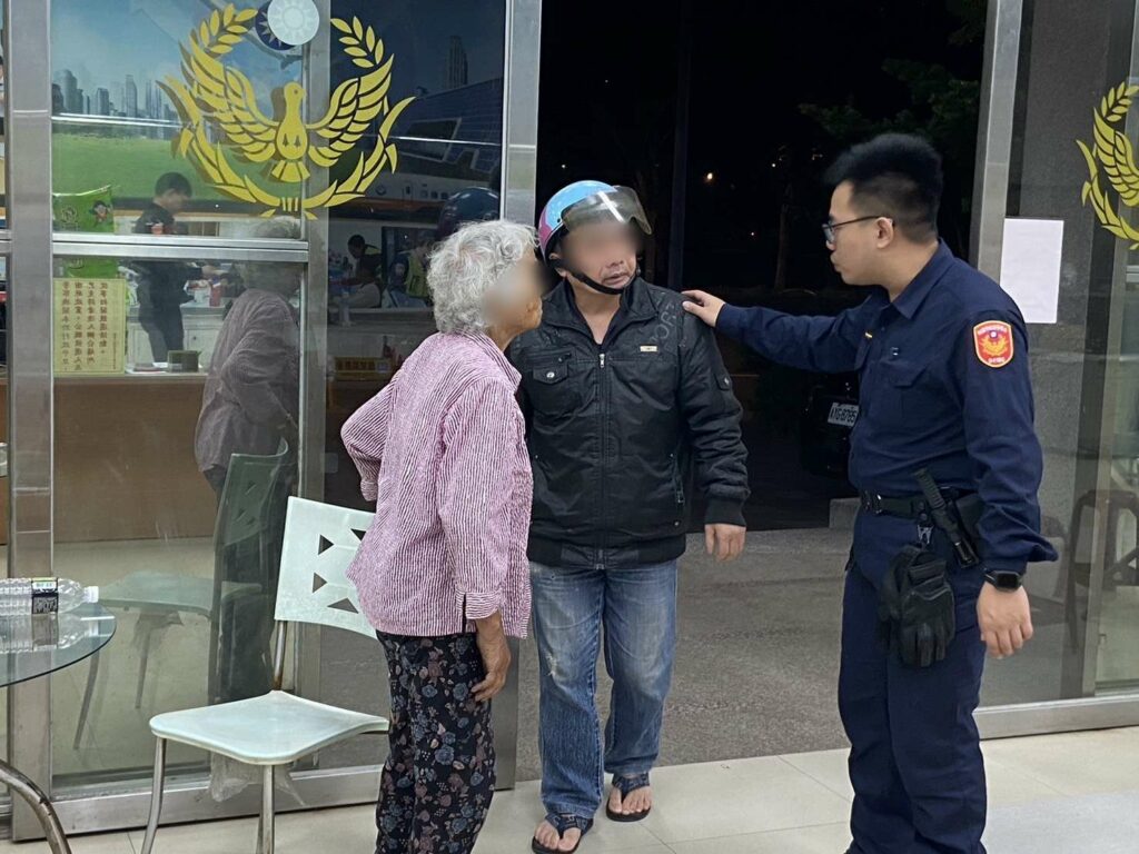 老婦偷溜出門迷途逾10公里-中壢警民合力伸援