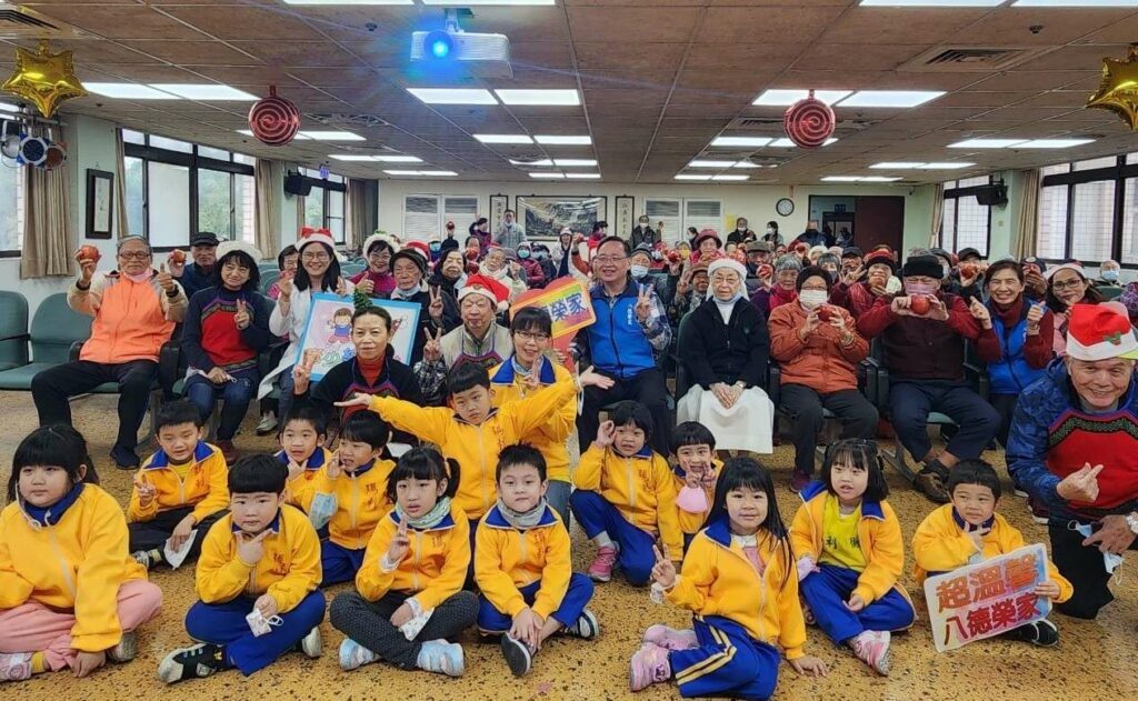 瑪利幼兒園八德榮家報佳音-爺孫同樂歡慶耶誕