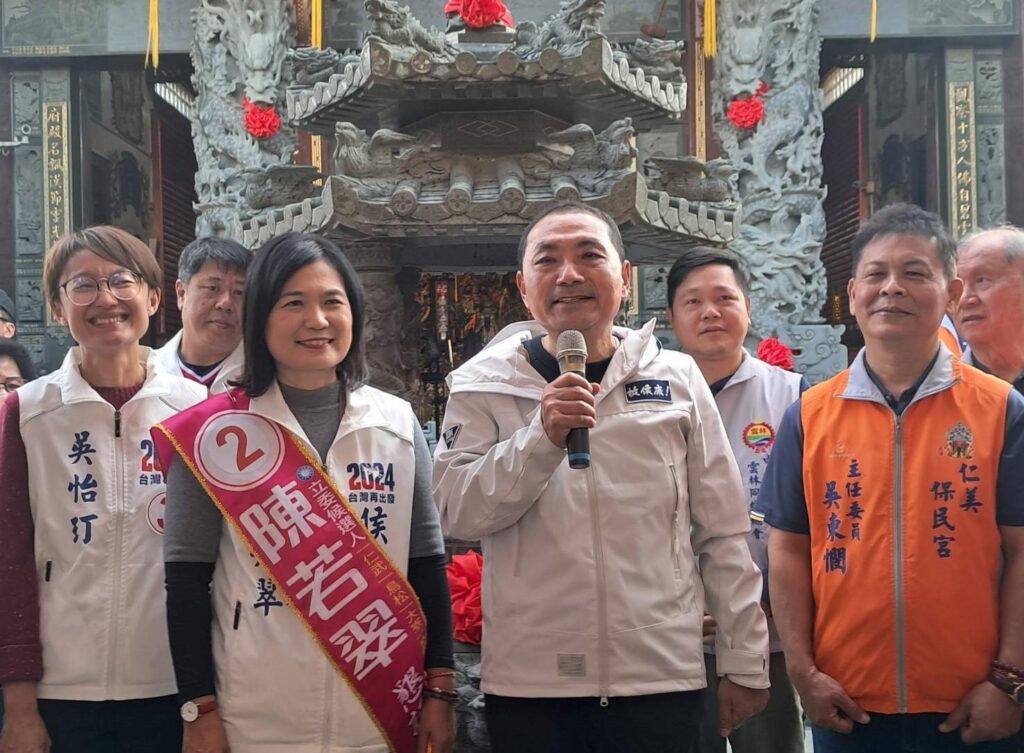 侯友宜：拼做事不是拼口才-鳥松保民宮力薦陳若翠