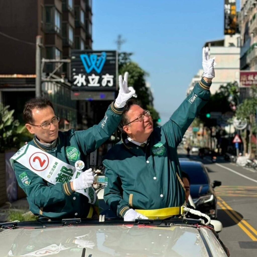 鄭文燦陪同鄭運鵬蘆竹掃街-支持者熱情歡迎
