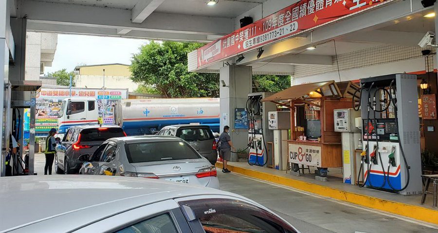 新年首波油價略微調降　汽、柴油各降0.1元