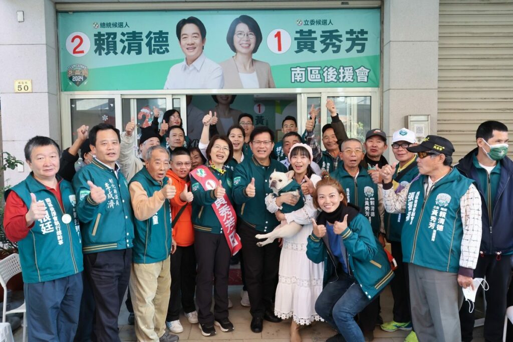 影音／選前黃金周林佳龍陪掃街　黃秀芳開箱「美德餅乾」