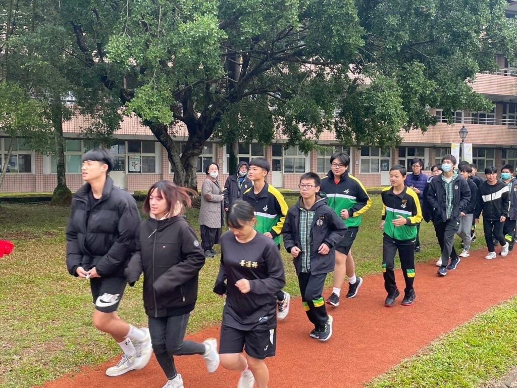 桃園至善高中紅土跑道翻新-培養學子良好運動習慣