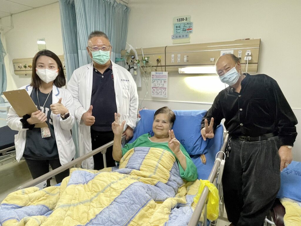七旬婦腰椎受傷痛半年生不如死-精準固定「二次翻修」秒止痛