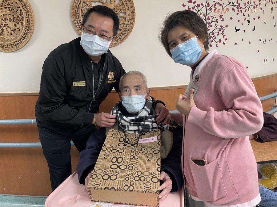 寒風細雨訪慰住院榮民　基市榮服處長暖心行動　榮民感心致謝