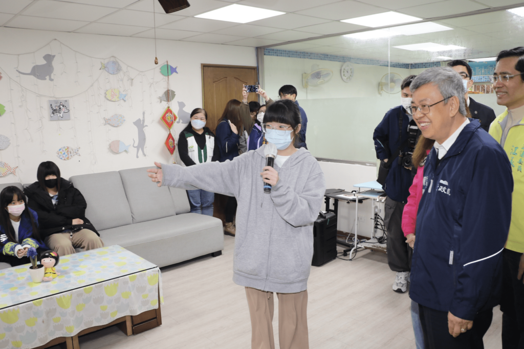 陳建仁慰問大同育幼院-勉勵院童做個點亮燭光的人