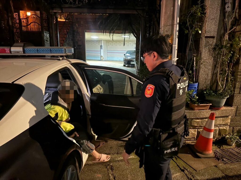 7旬婦深夜獨自徘徊-楊梅暖警沿路尋家人