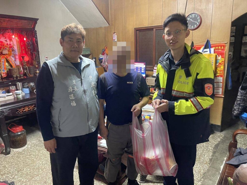 桃警春節前寒冬送暖-助弱勢家庭紓困安心過年