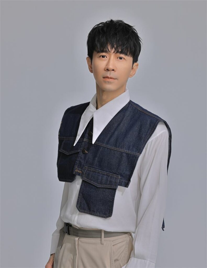 大馬唱作天王-光良龍年開春前夕宣布「有喜」！-《今晚我不孤獨2.0》正式啟航唱回大馬家鄉