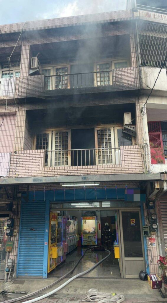 大年初一傳火警！大園民宅惡火1女燒成焦屍-2人命危搶救中