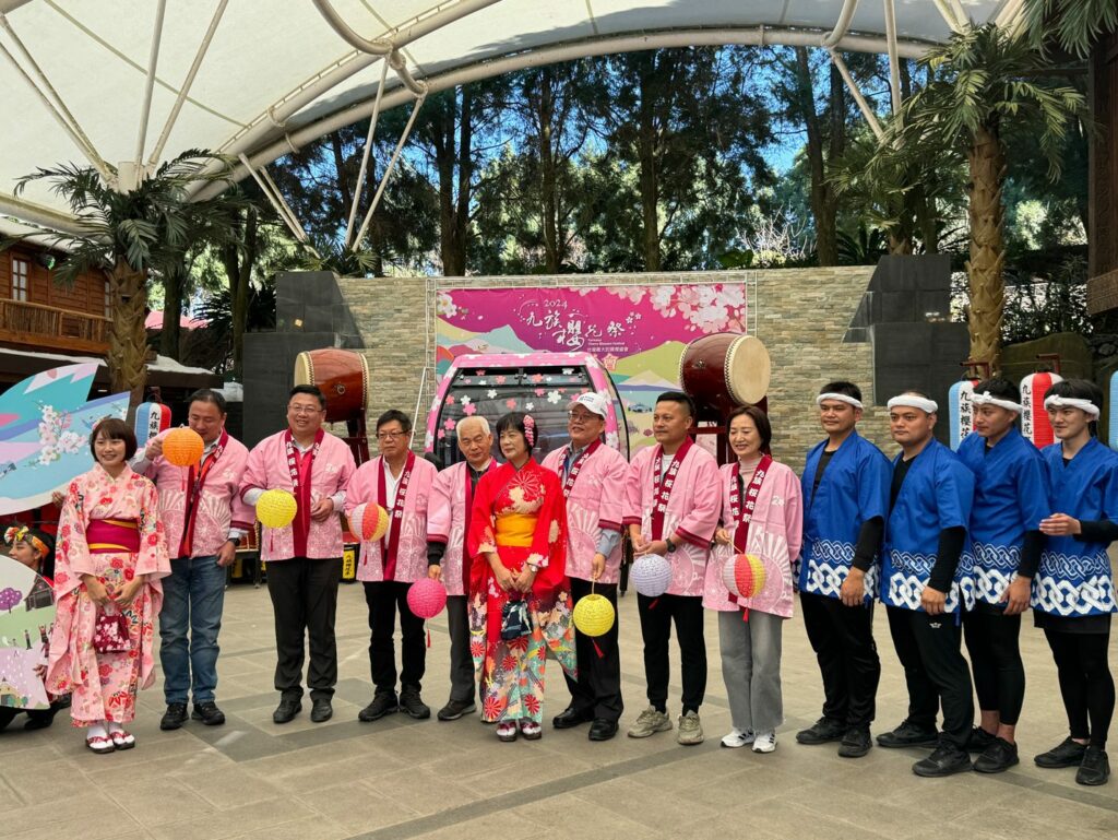 全台最大九族櫻花祭開跑-全新櫻花水晶纜車最有看頭
