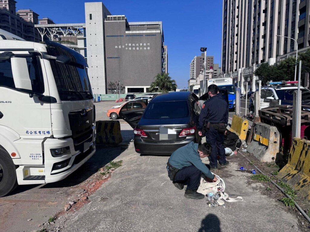 「三條通」男偷車牌還持毒-大園警埋伏逮人