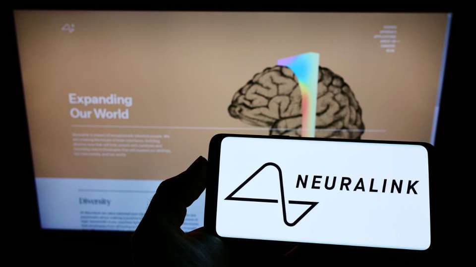 neuralink晶片入腦見成效！患者可用意念操控滑鼠